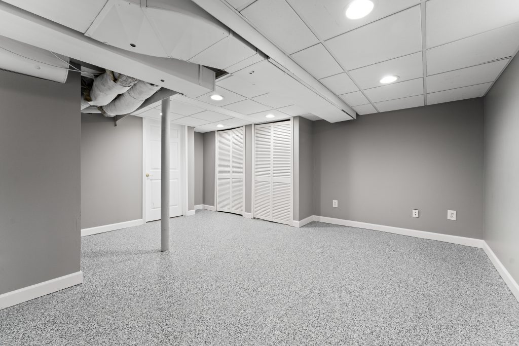 A well presented finished basement. Photo by: Focus Nest Media