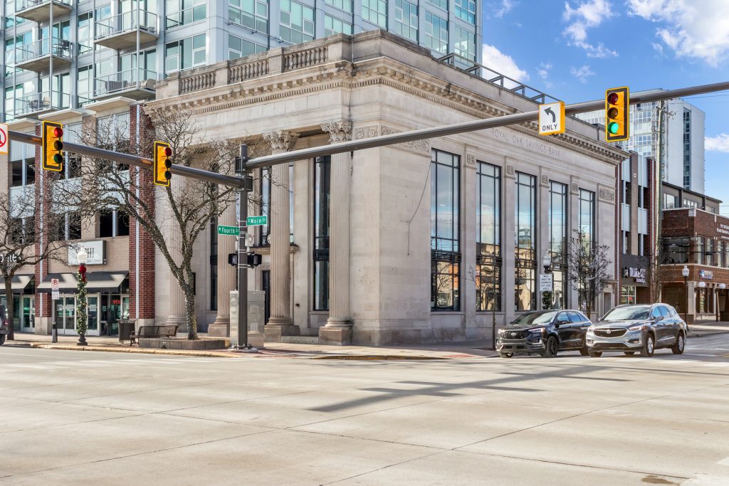 Royal Oak Savings Bank - 400 S Main, Royal Oak Mi